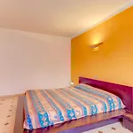 Emma Beachfront By Sealand *