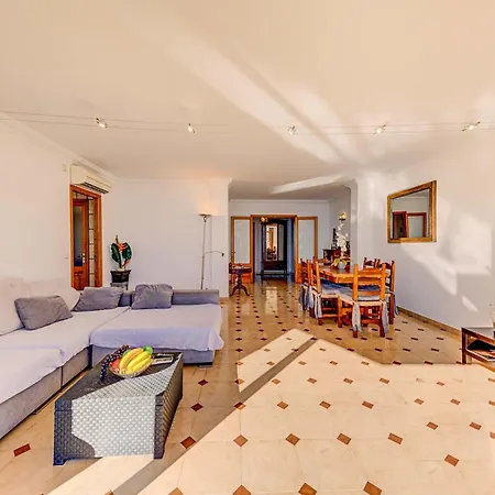 Emma Beachfront By Sealand Apartment Port de Pollenca