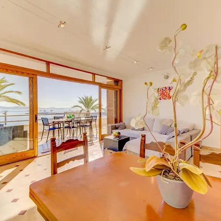Emma Beachfront By Sealand Apartment