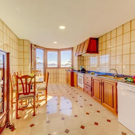 Emma Beachfront By Sealand 波连萨港