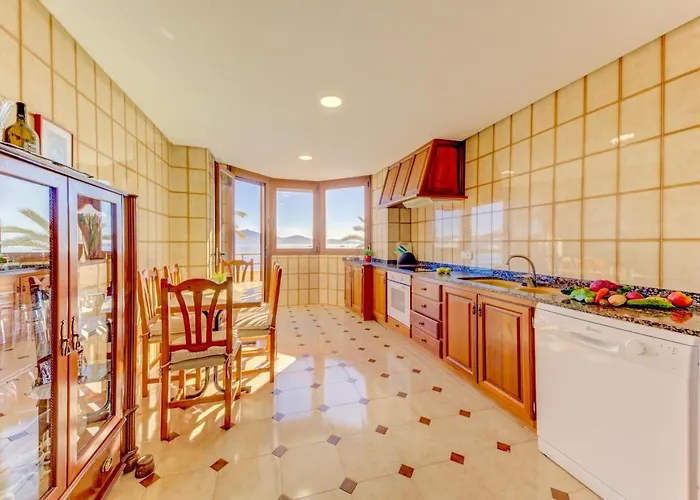 Emma Beachfront By Sealand 波连萨港